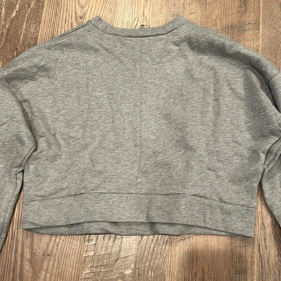 Olivaceous Women’s Grey Long Sleeve Size Small - Picture 4 of 6